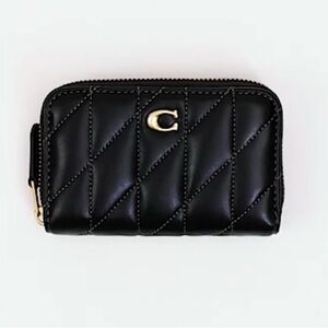 Coach Essential Quilted Small Zip Around Card Case